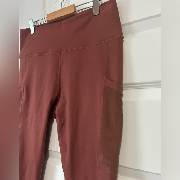 Fabletics PowerHold Leggings in Deep Burgundy/Rust - Picture 4 of 7